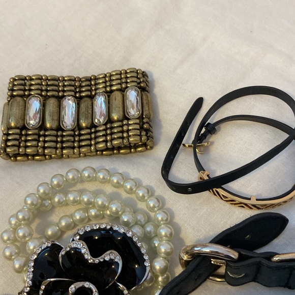 Brackets - Picture 8 of 10